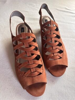 Array Smiley Days Caged Slingback Sandals Cognac Brown Size 12N NWOB